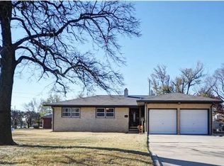 2703 W 17th St N, Wichita, KS 67203