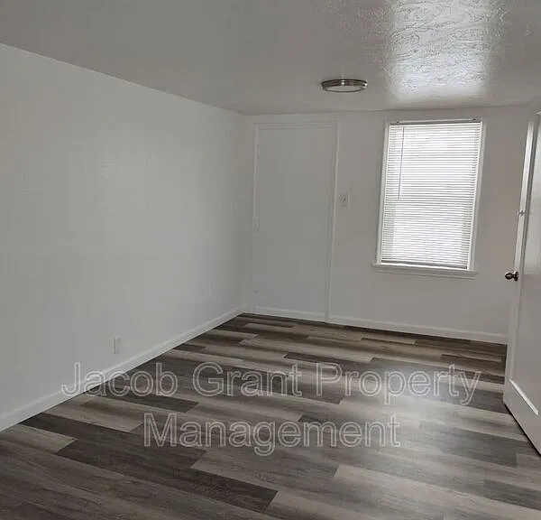 4719 Yellowstone Ave #16 — Photo 6