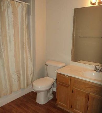 Full Bath on 2nd Floor