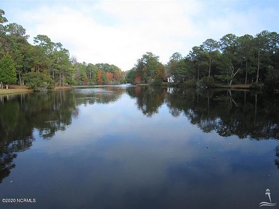 5th image of 651 Pelican Cir SE