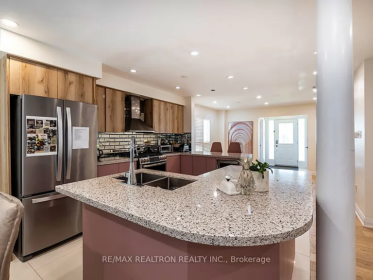 14 Styles Cres #UPPER — Photo 9