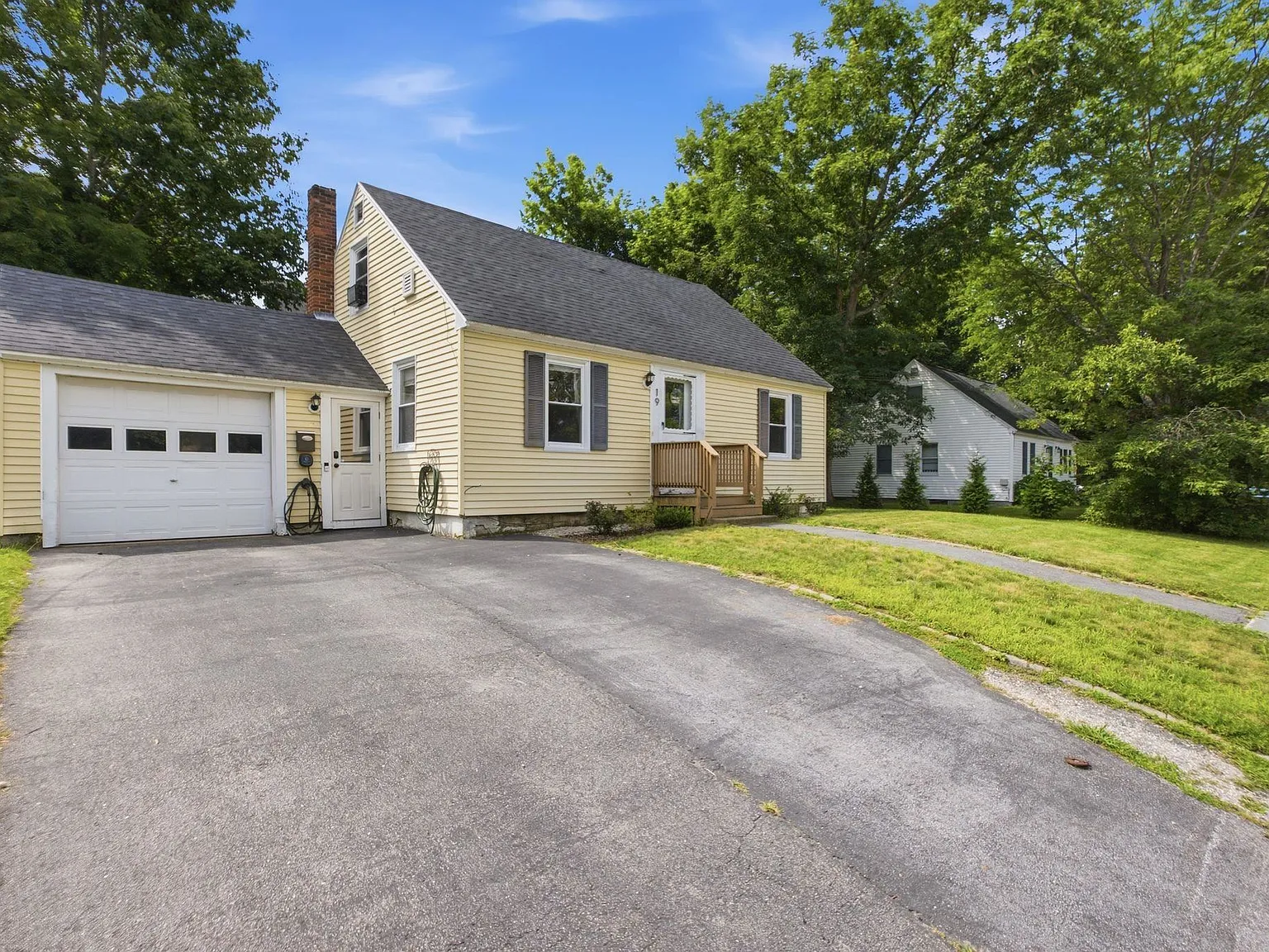 4 bed, 1.0 bath, 1116 sqft, $2,800 — Photo 2