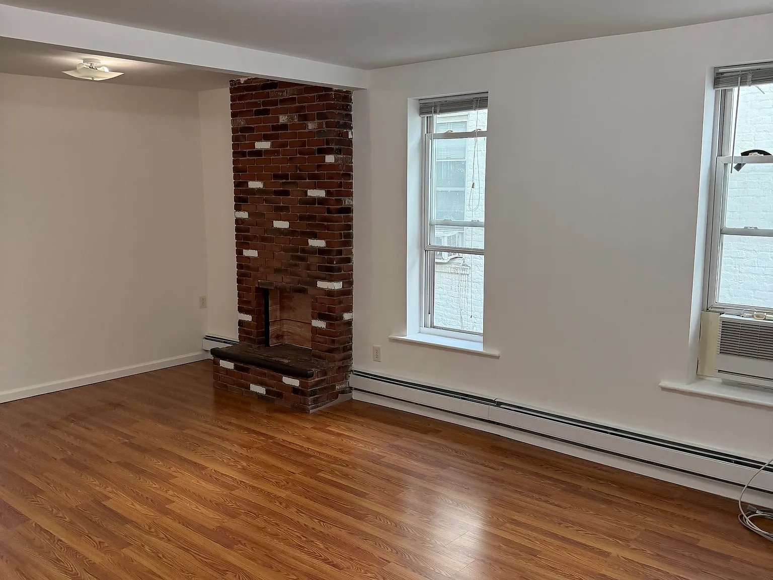 3 bed, 1100 sqft, $3,200 — Photo 3