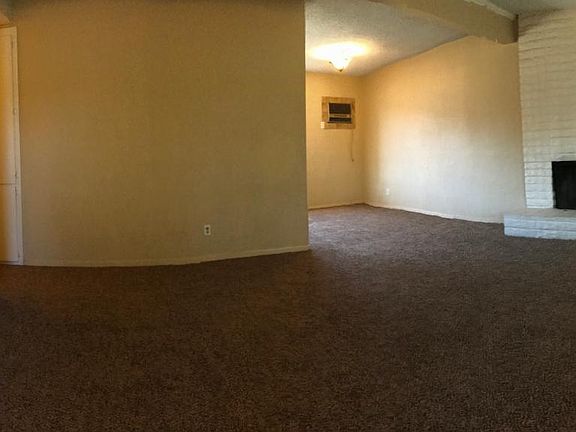 5th image of 16342 Lorene Dr