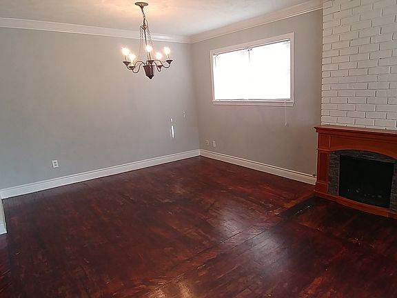 2nd image of 825 Dutch St