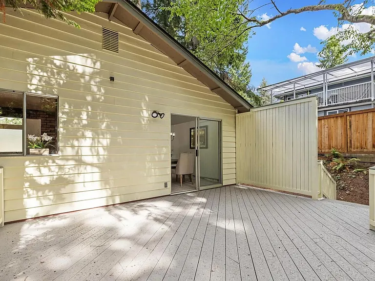 16425 NE 105th Pl — Photo 21