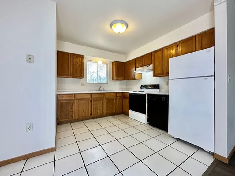 225 Fort Howard Ave — Photo 7