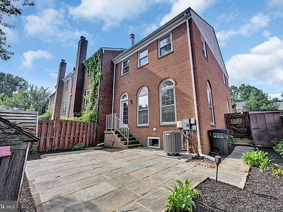 3rd image of 8069 Powderbrook Ln