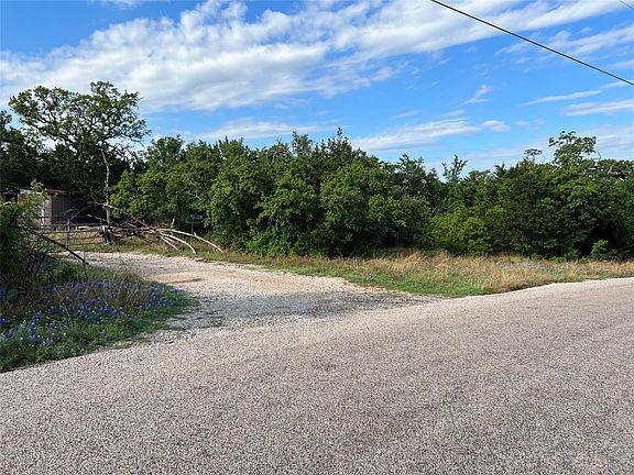 4th image of 220 Rocky Rd