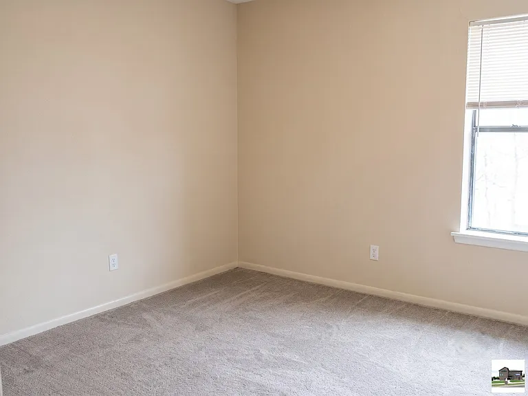 705 Traci Dr — Photo 7