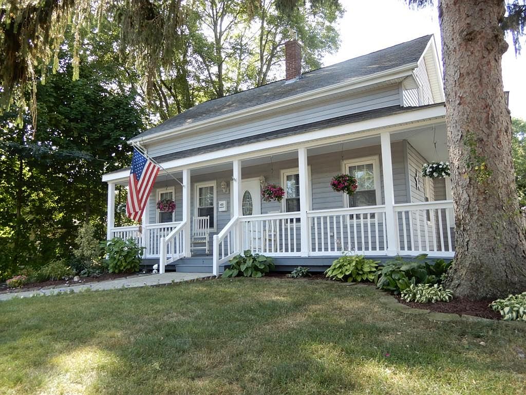 157 Dexter St, Cumberland, RI 02864 Zillow