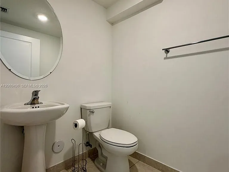2685 SE 13th Ct — Photo 9