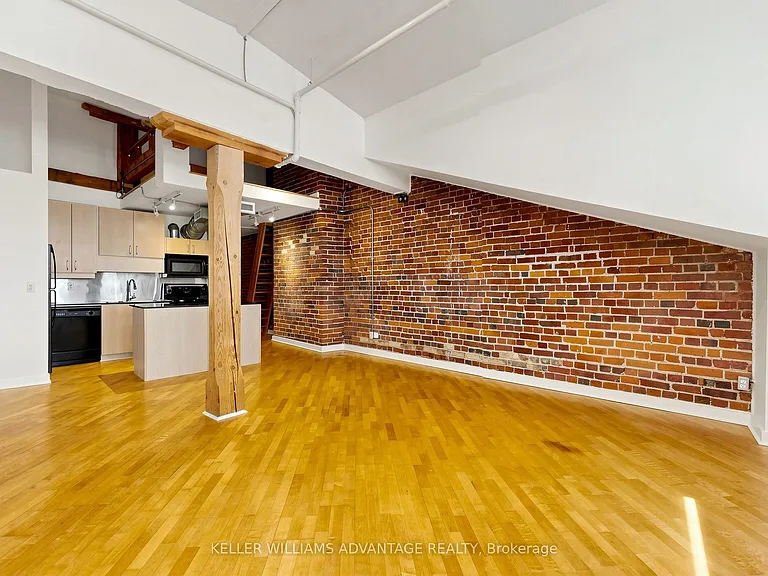 81A Front St E #417 — Photo 7