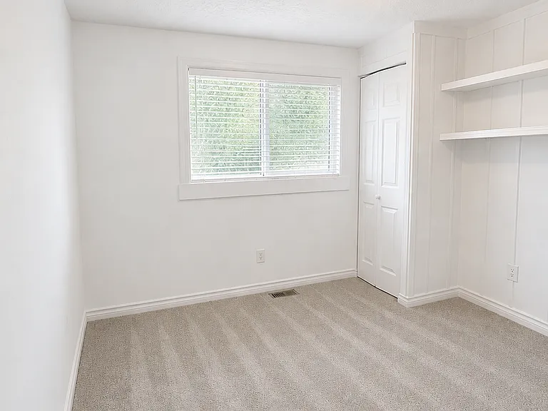 15506 NE 32nd St — Photo 8