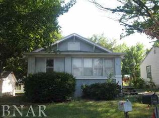 917 W Washington St, Clinton, IL 61727