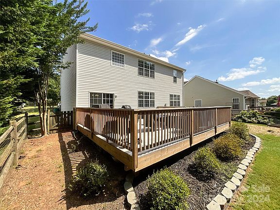 4th image of 15904 Circlegreen Dr