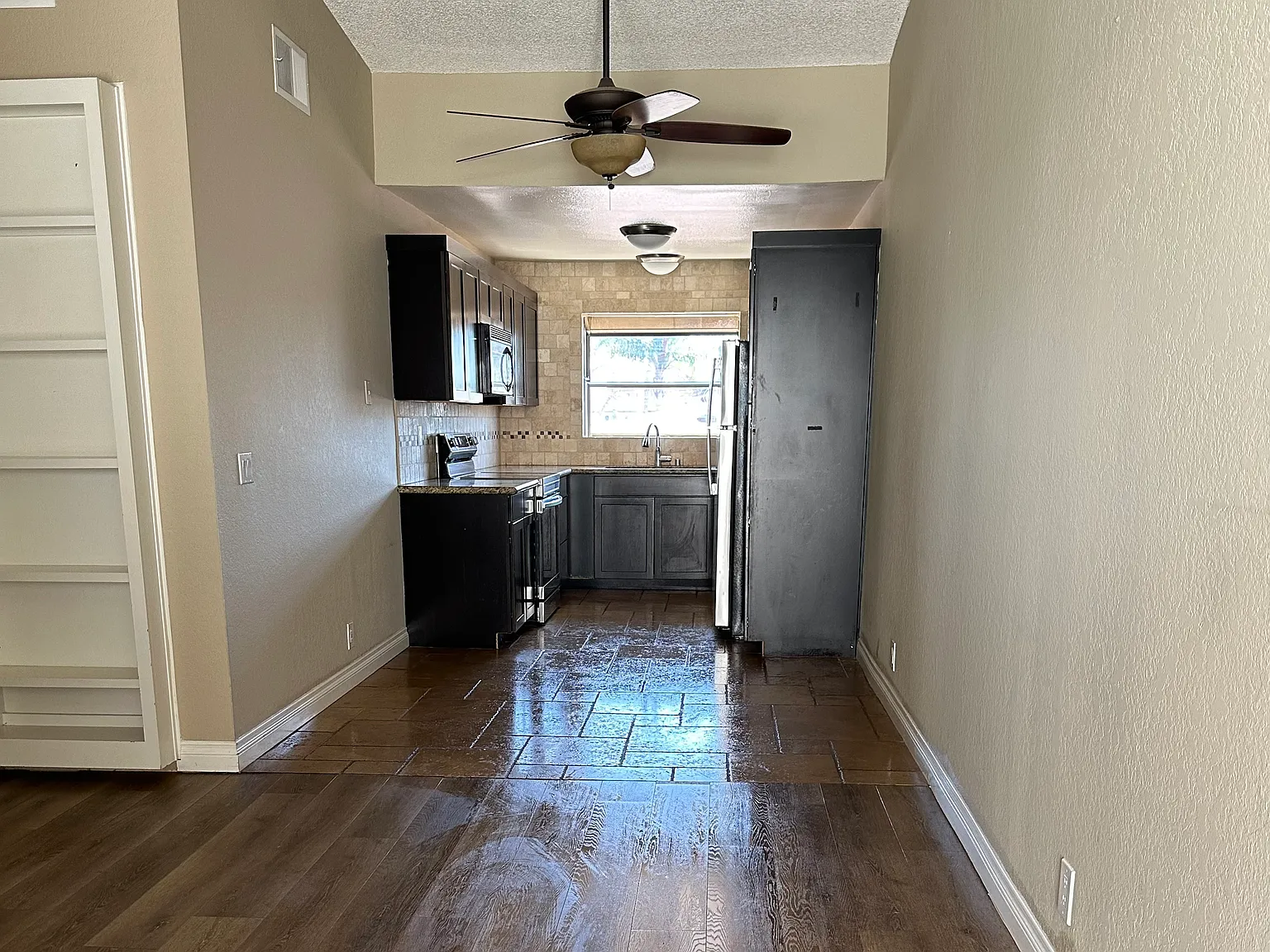 4077 Illinois Street — Photo 4