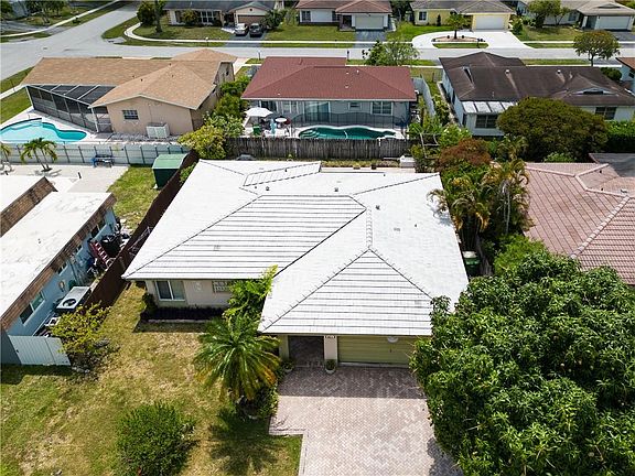 2nd image of 8211 NW 68th Avenue
