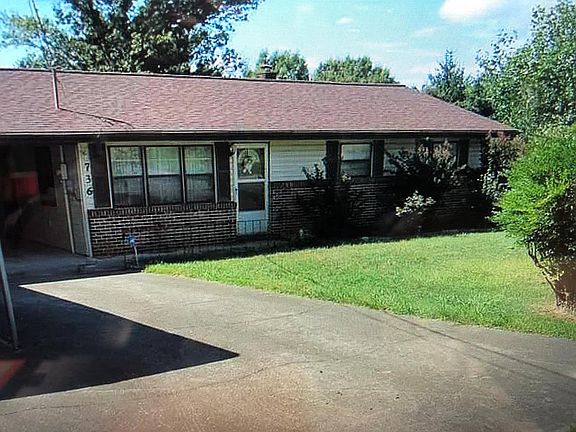 2nd image of 736 Oxford Dr