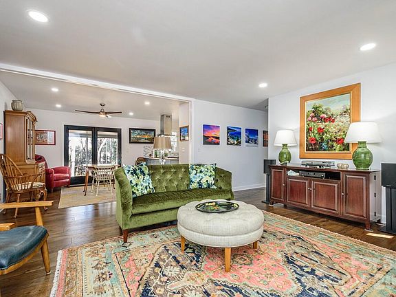5th image of 355 Mockingbird Dr