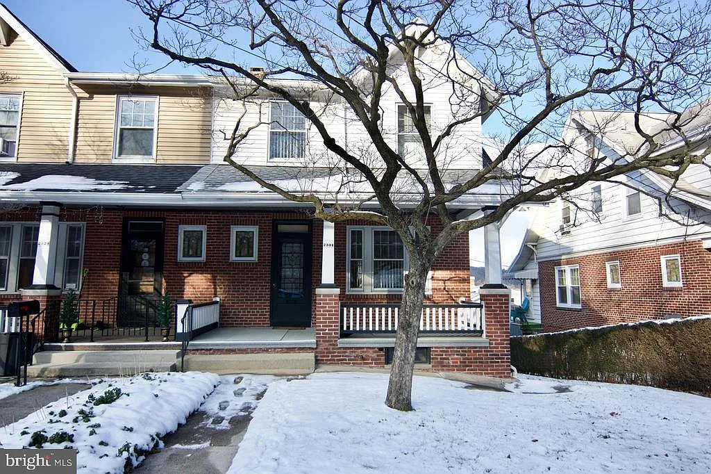 2331 Fairview Ave photo 1