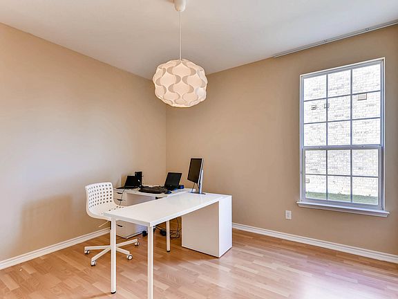 5th image of 503 Serenade Ln