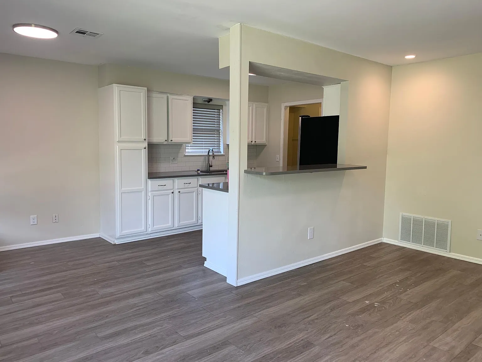 616 N Everest Ave — Photo 2