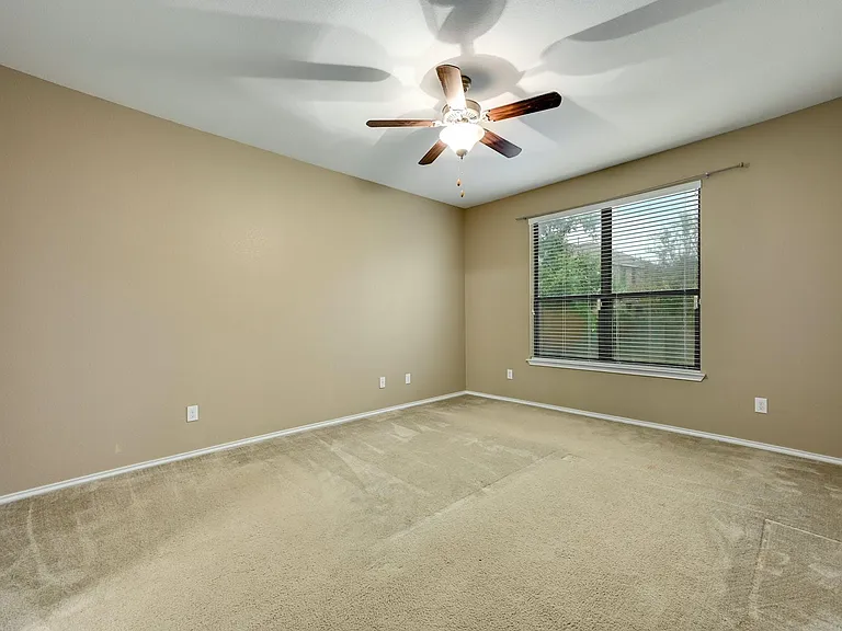 1029 Hyde Park Dr — Photo 16
