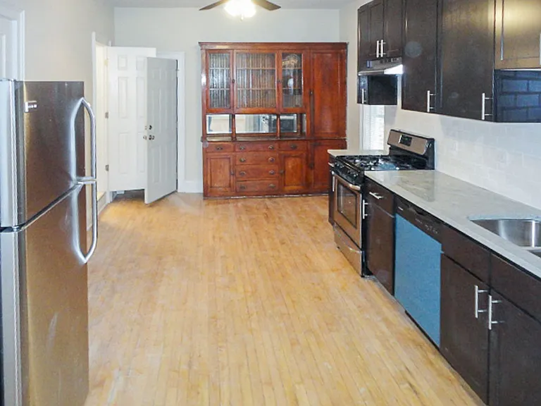 3309 N Southport Ave — Photo 5