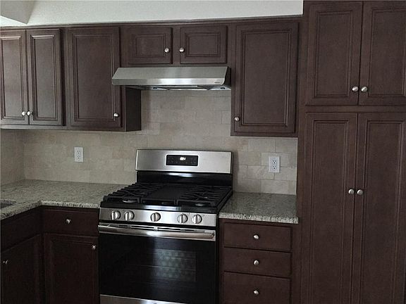3rd image of 3028 Hollandale Ln