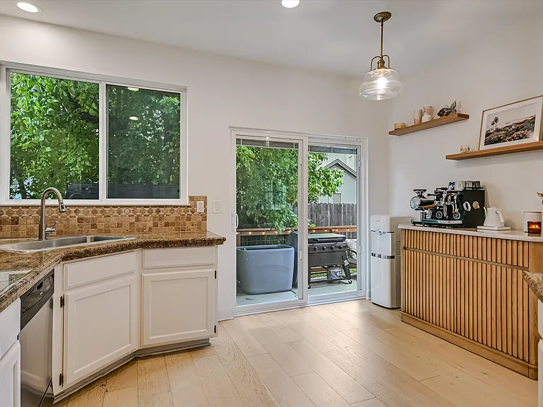 8601 Cima Oak Ln #A — Photo 10