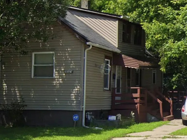 26124 Colgate St — Photo 9