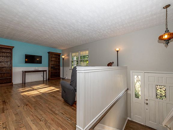 4th image of 1106 S Dogwood Dr