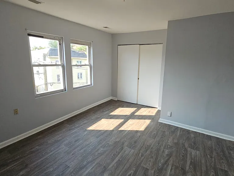 181 N 12th St #3 — Photo 22