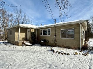 11166 Loris Ave, Aurora, OH 44202