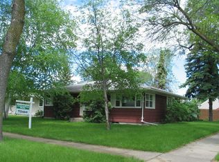 602 22nd Ave S, Grand Forks, ND 58201