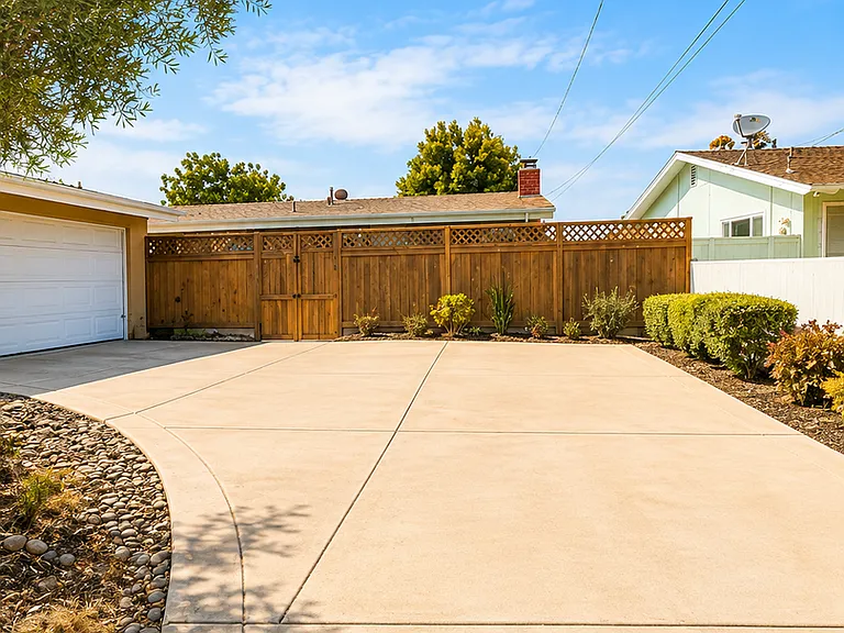 5814 Lord Cecil St — Photo 8