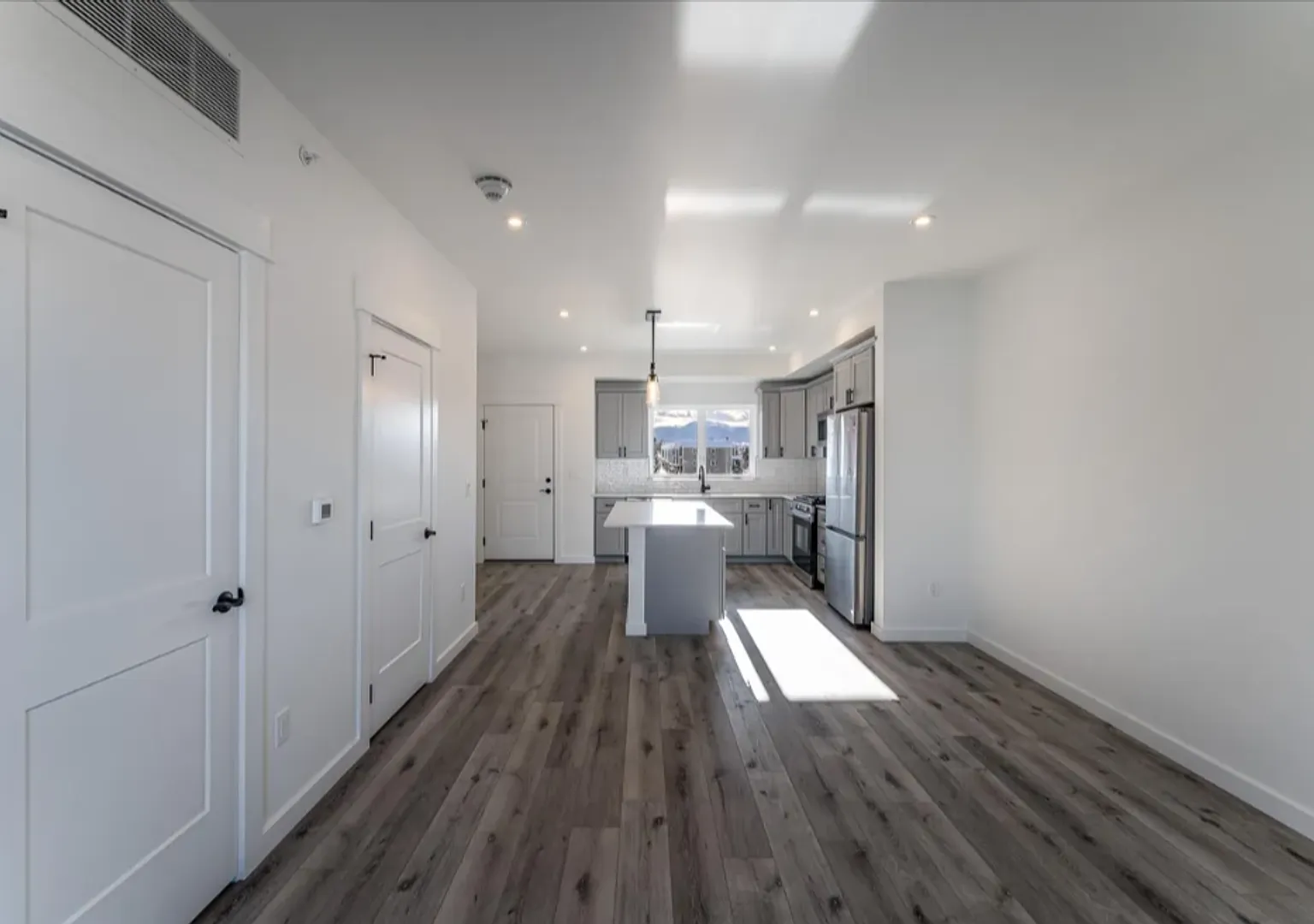 Condo for Rent- Walking Distance to MSU — Photo 4
