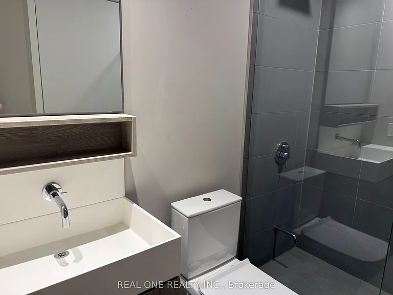 5 Soudan Ave #1619 — Photo 11