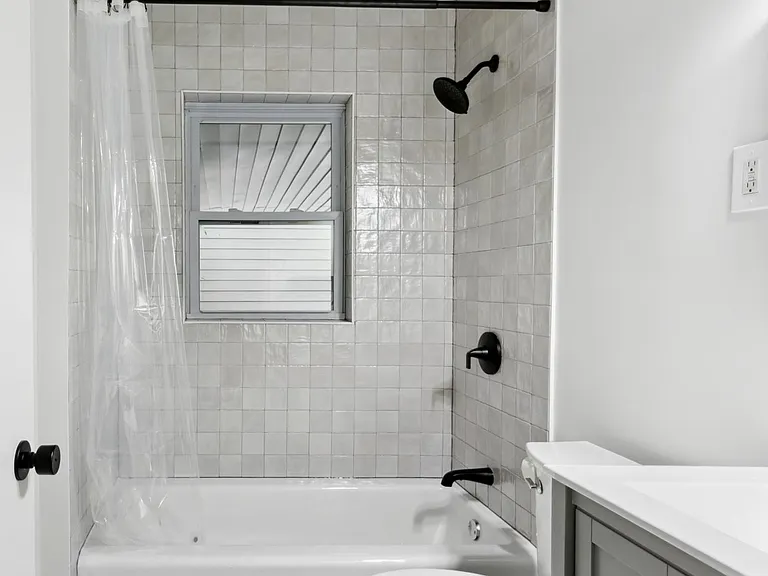 639 Burke Rd NE #A — Photo 8