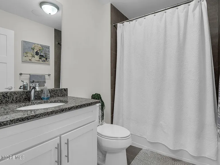 57 McCormick Ave S — Photo 25