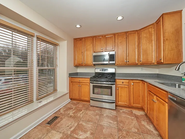14426 Four Chimney Dr — Photo 4
