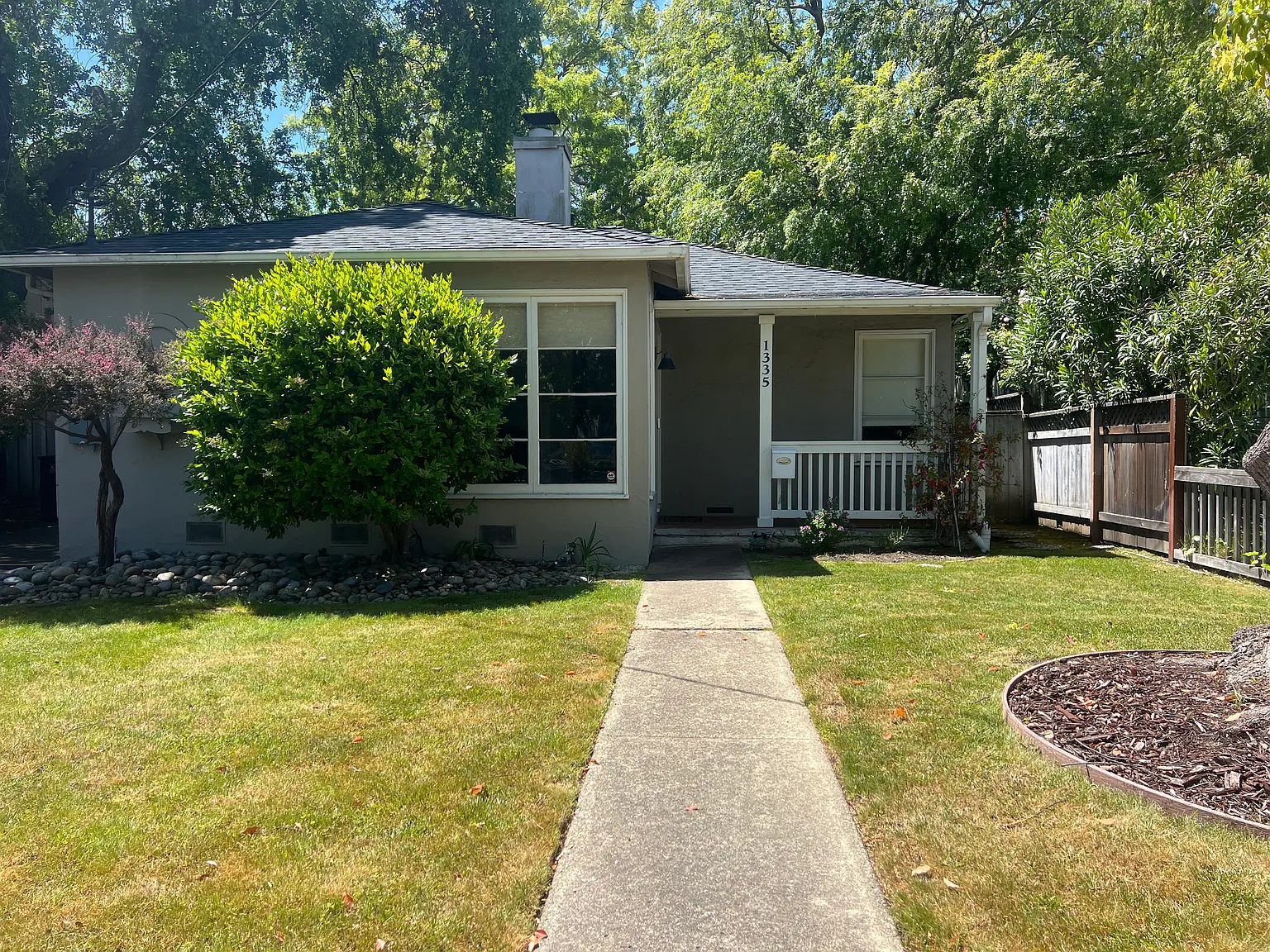 2 bed, 1200 sqft, $5,250 — Photo 1