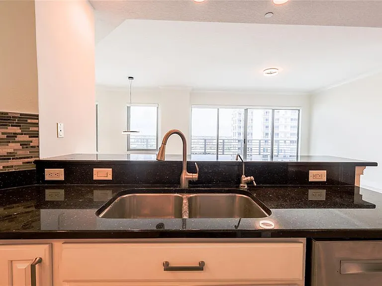 449 S 12th St #1101 — Photo 7