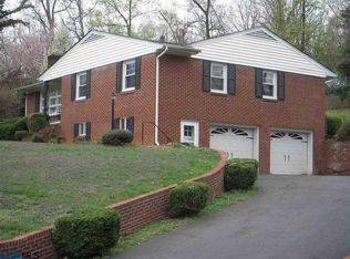129 Woodstock Dr, Charlottesville, VA 22901