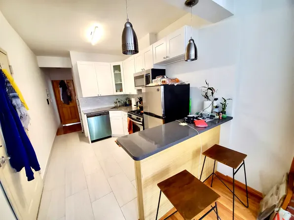 277 Devoe St APT 2R, Brooklyn, NY 11211