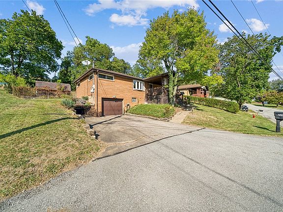 3rd image of 9881 Joan Dr