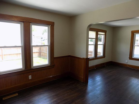 5th image of 932 Bonnie Brae Ave