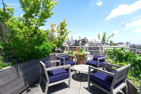 Rented by Sotheby's International Realty | media 10