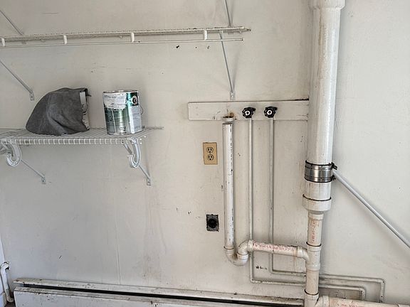 2nd image of 25 Hillside St Unit 2
